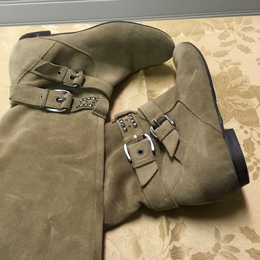 BCBG suede boots